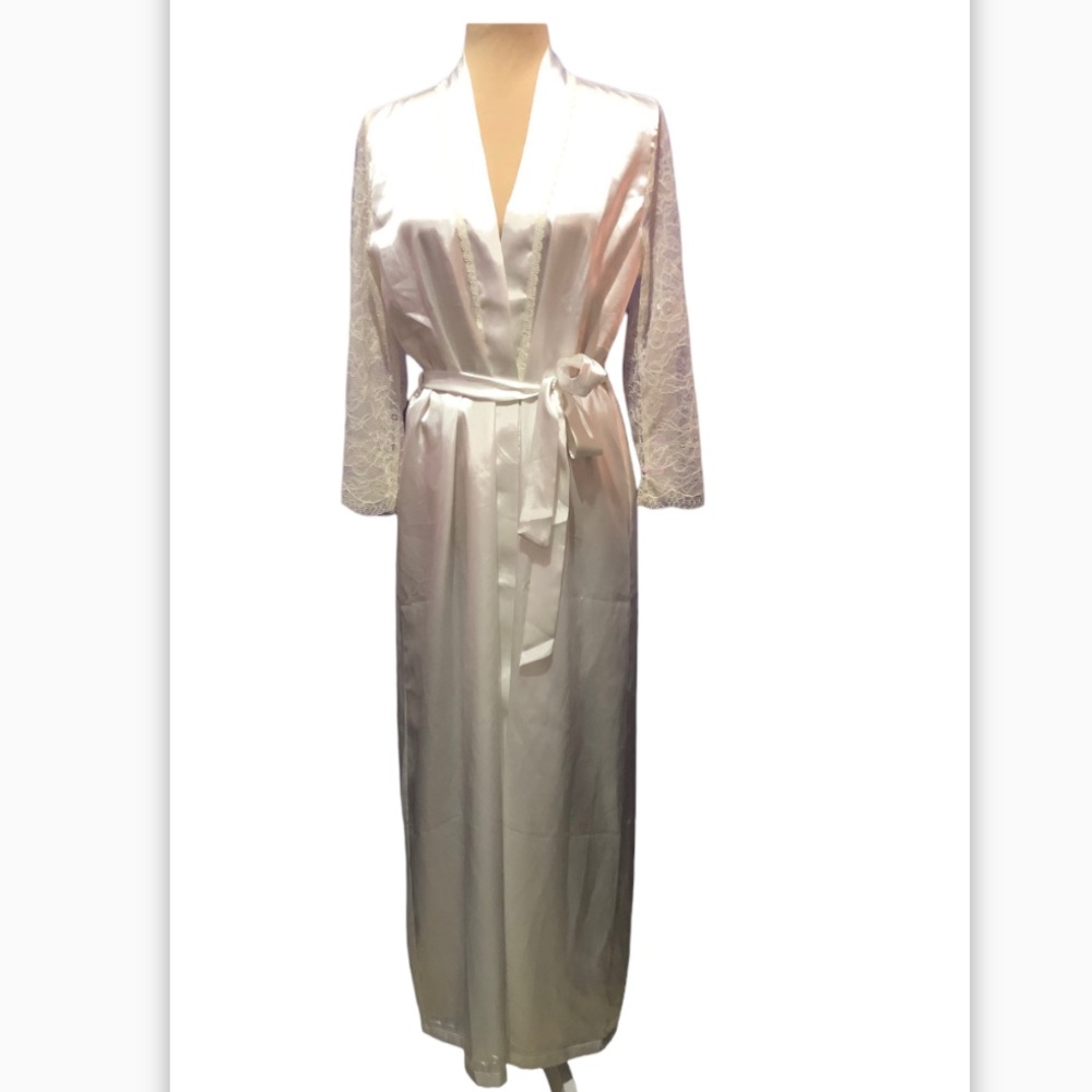 Vintage linea donatella lace sleeves satin like robe